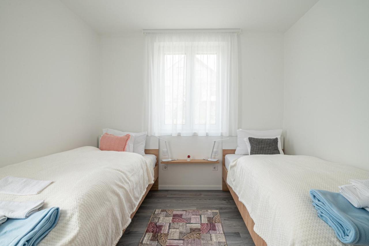 Roze Blue Design Apartments โชปาค ภายนอก รูปภาพ