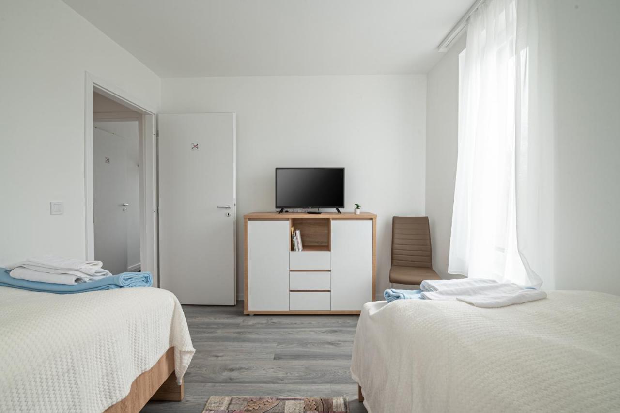 Roze Blue Design Apartments โชปาค ภายนอก รูปภาพ