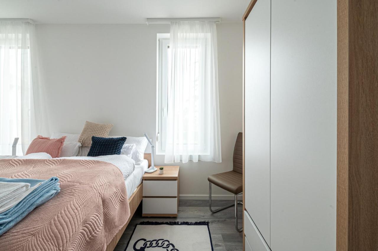 Roze Blue Design Apartments โชปาค ภายนอก รูปภาพ