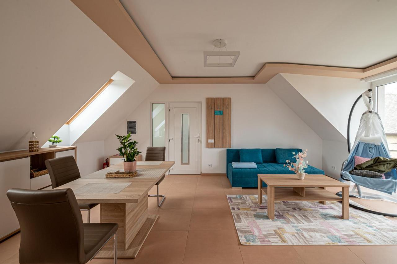 Roze Blue Design Apartments โชปาค ภายนอก รูปภาพ